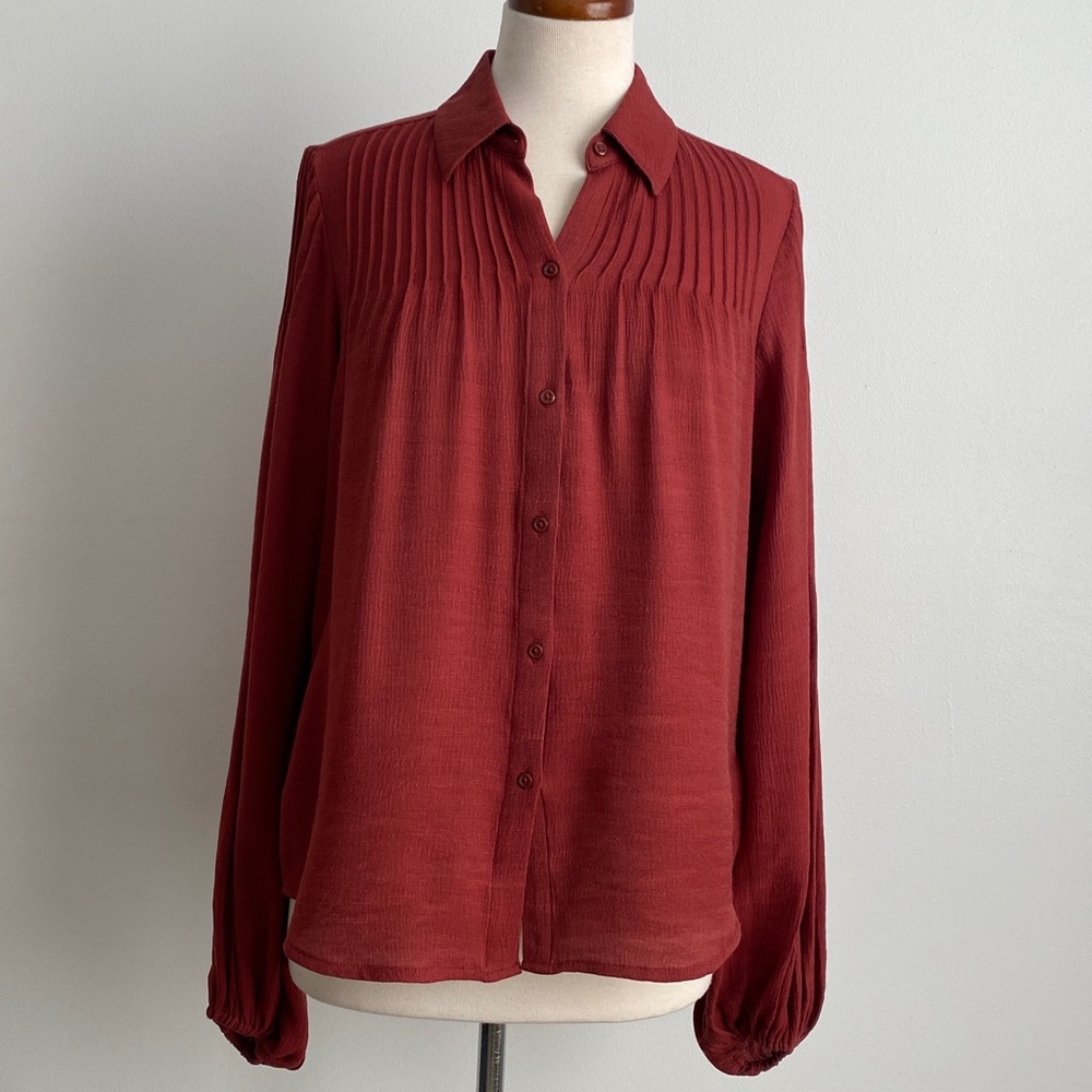 Express Pleated Blouse Size Small NWT